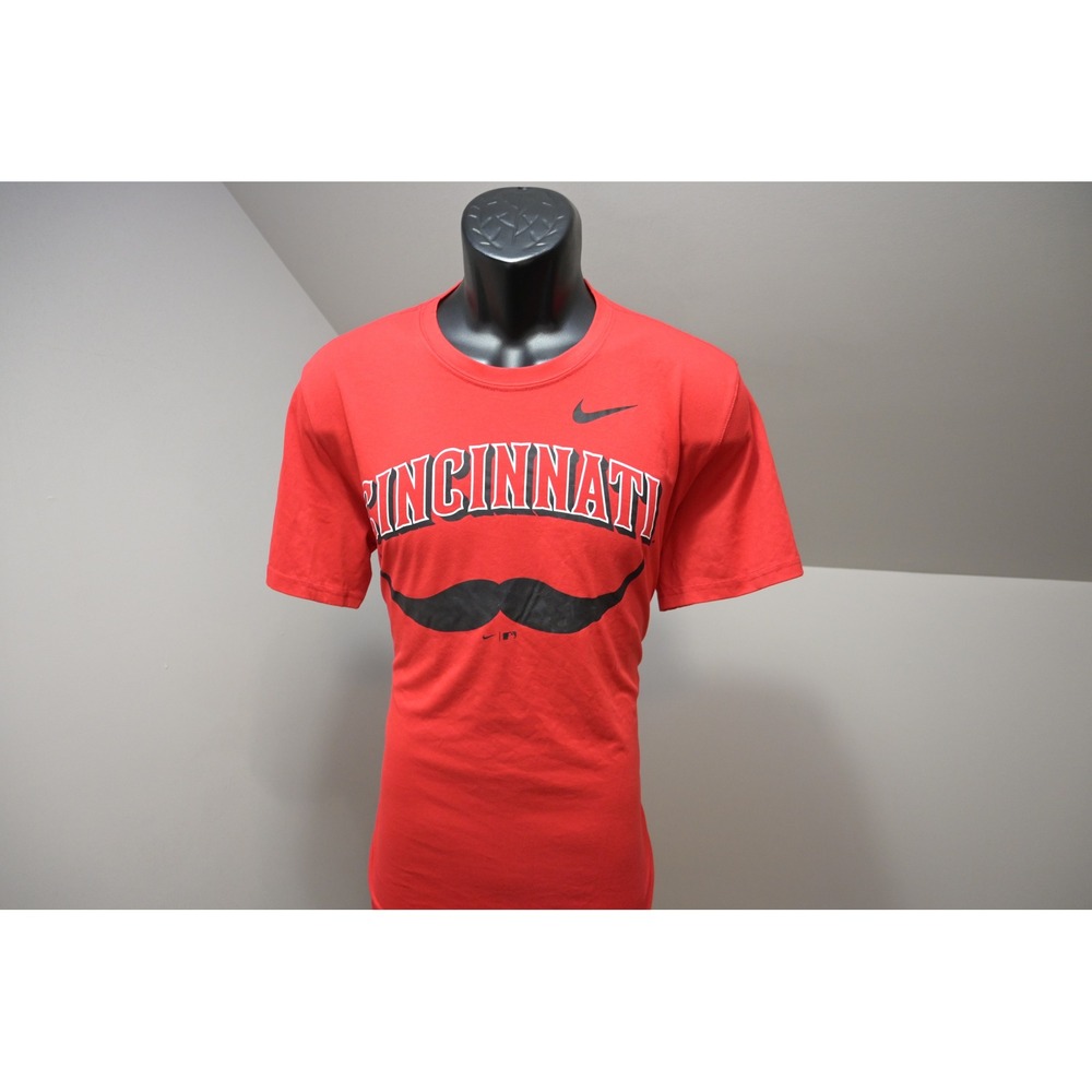 Nike T-Shirt Mens Large Red Cincinnati Reds Mustache Graphic Dri-FIT